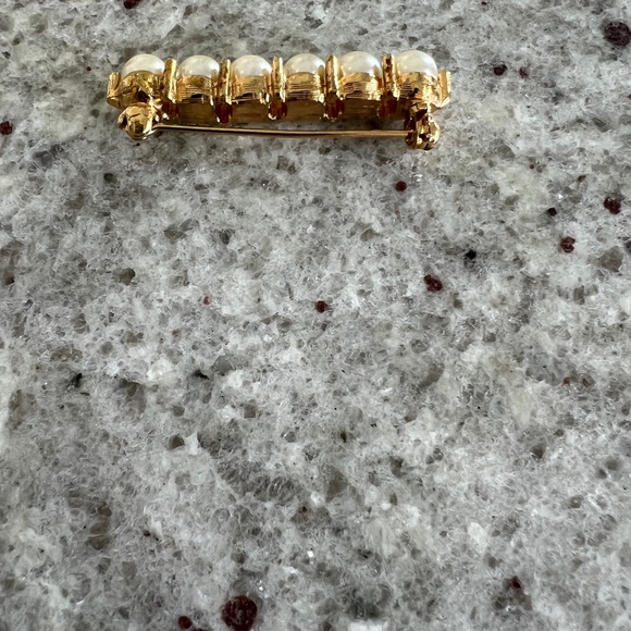 Nordstrom Faux Pearl Brooch - Picture 4 of 4